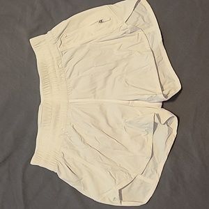 Lululemon size 6 white tracker short